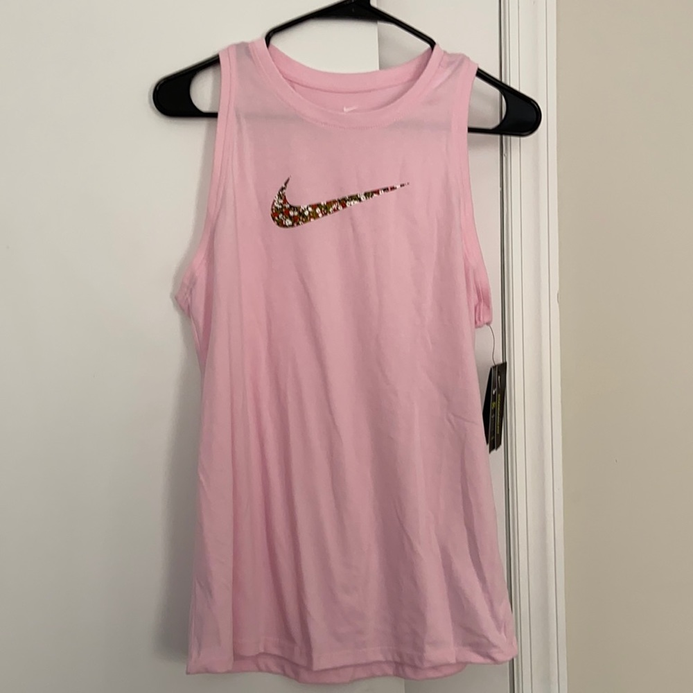 The Nike Tee DRI-FIT